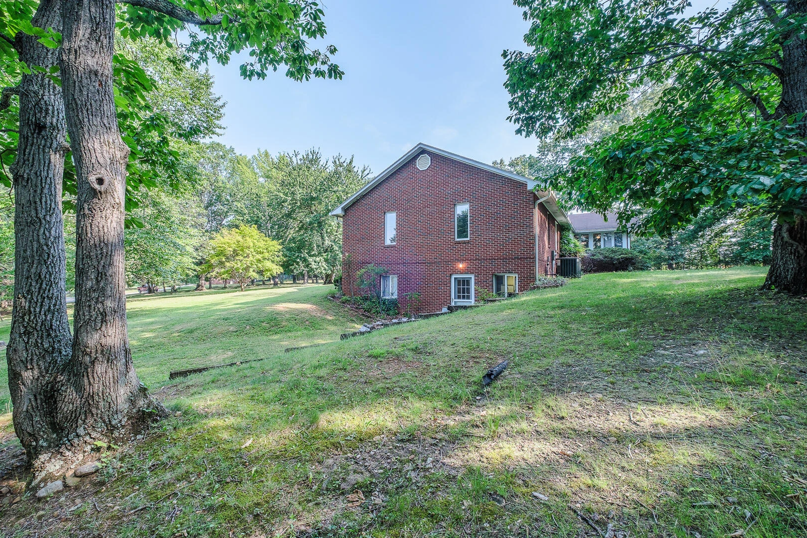 75 Eleanor LN - Photo 38