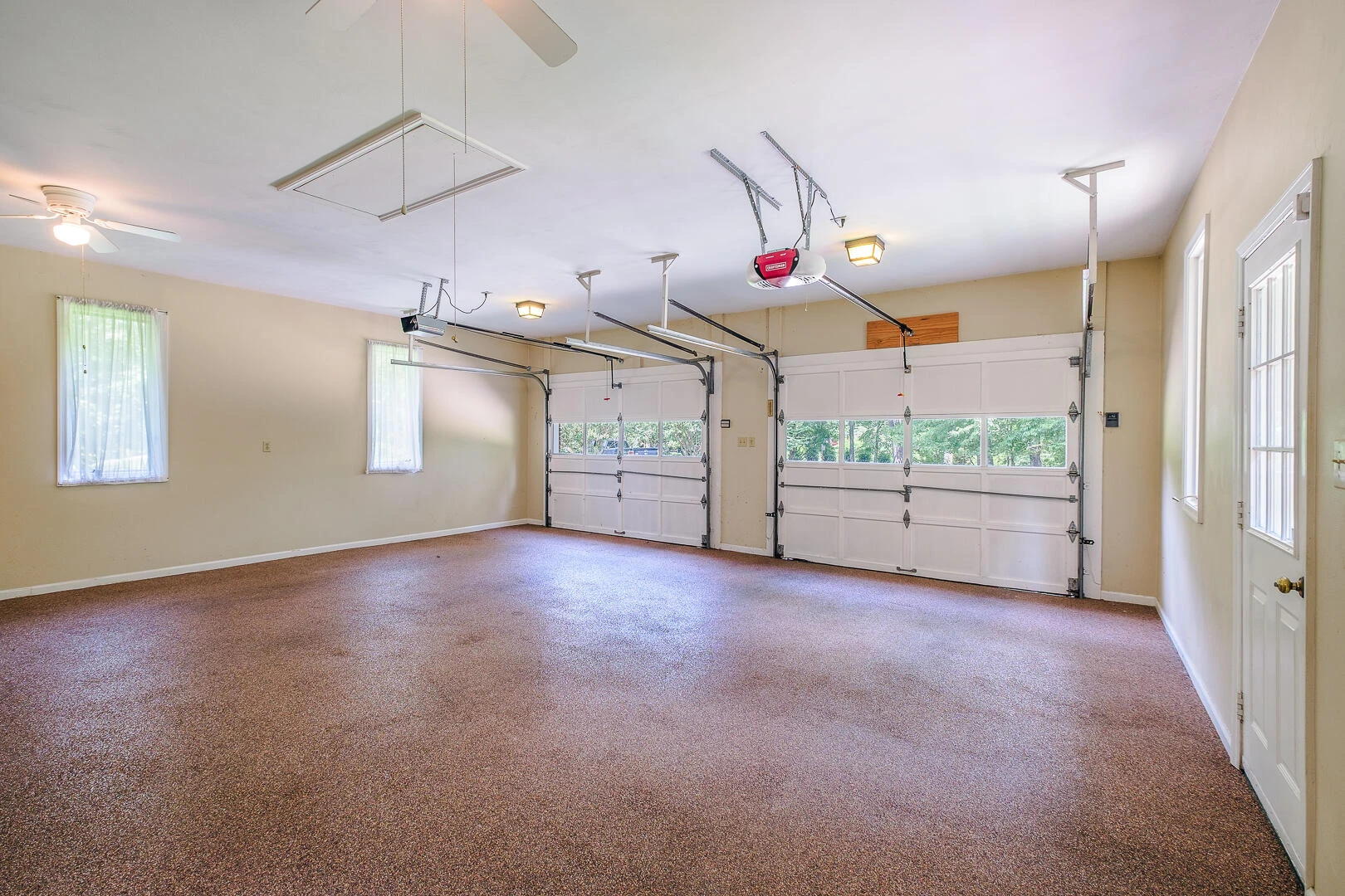 75 Eleanor LN - Photo 9