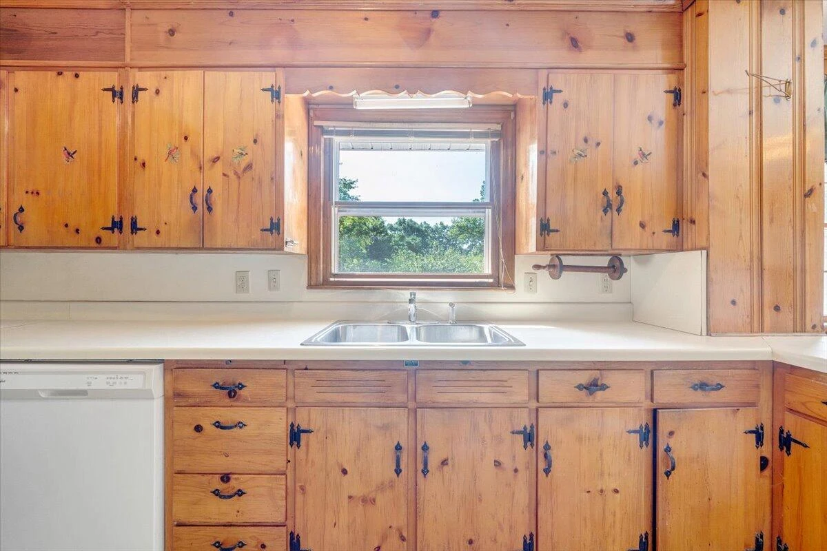 6621 Sherry RD - Photo 12