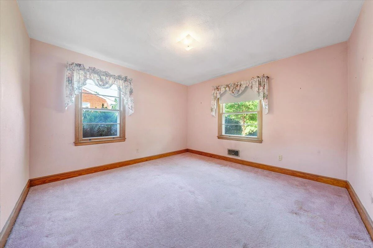 6621 Sherry RD - Photo 14