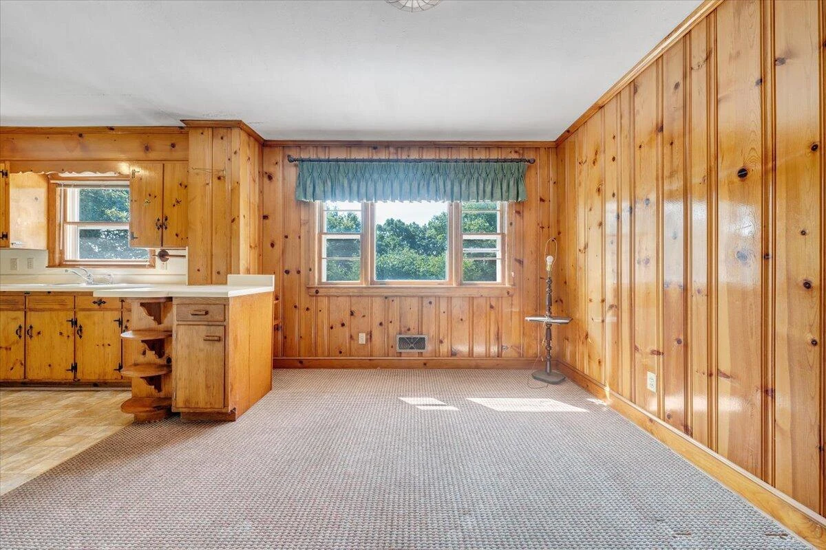 6621 Sherry RD - Photo 8