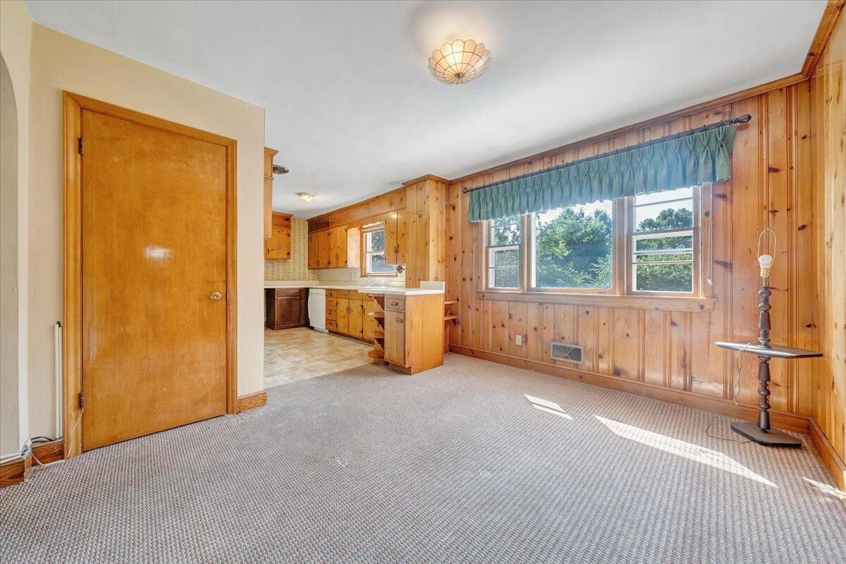 6621 Sherry RD - Photo 9
