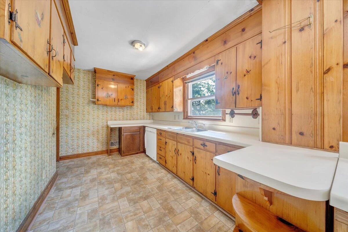 6621 Sherry RD - Photo 10