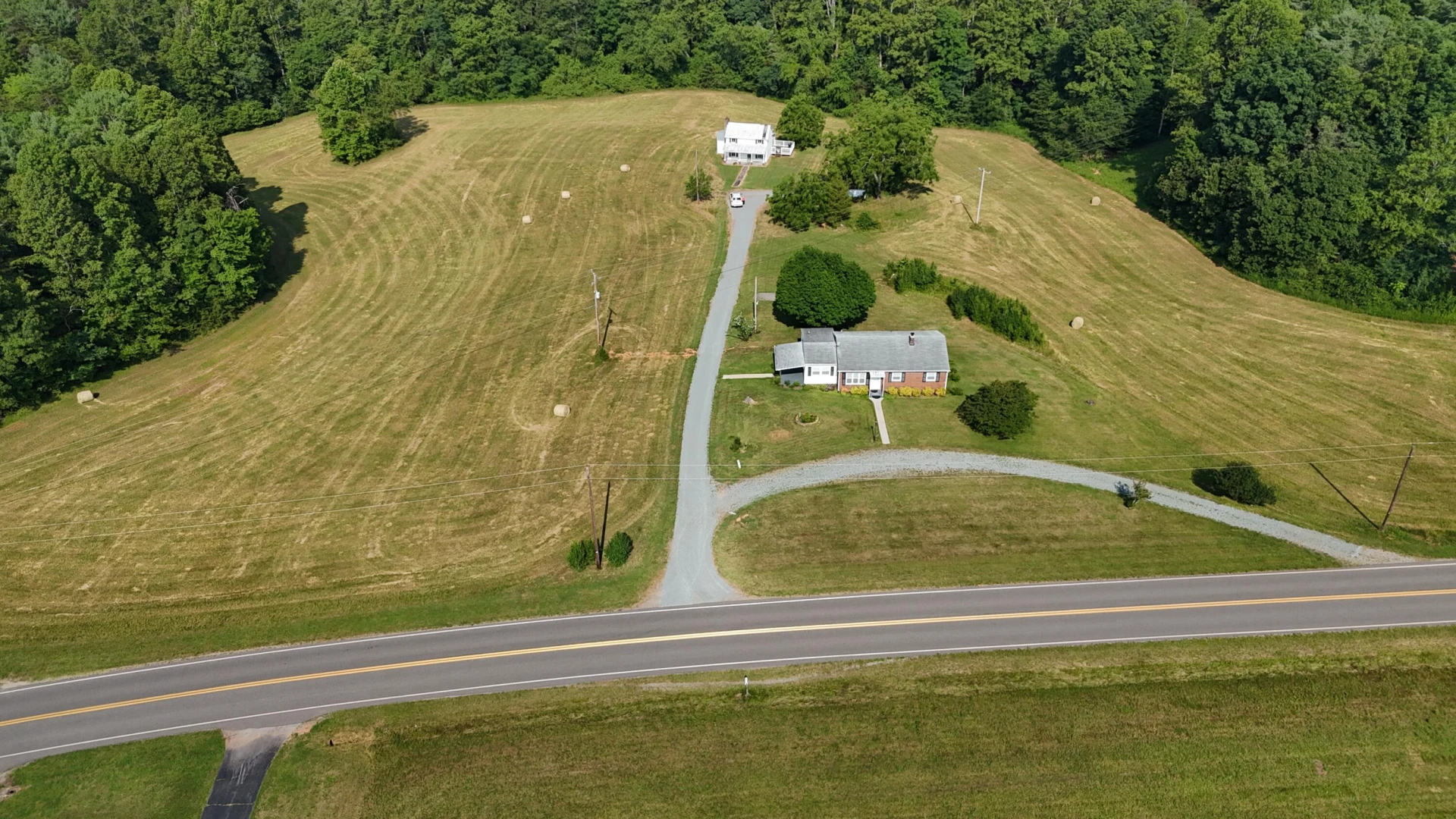 5542 Henry RD - Photo 2