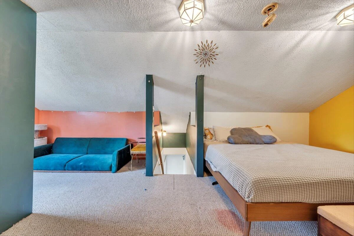 1160 Montrose AVE - Photo 25
