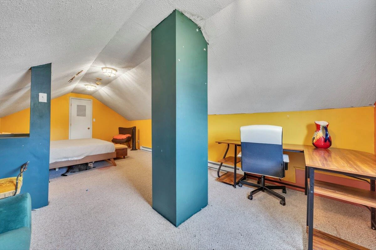 1160 Montrose AVE - Photo 26