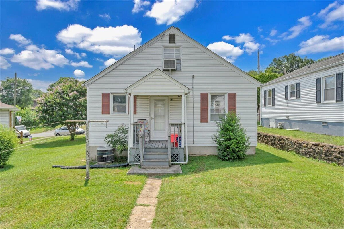 1160 Montrose AVE - Photo 36