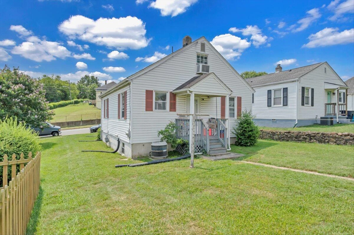 1160 Montrose AVE - Photo 38