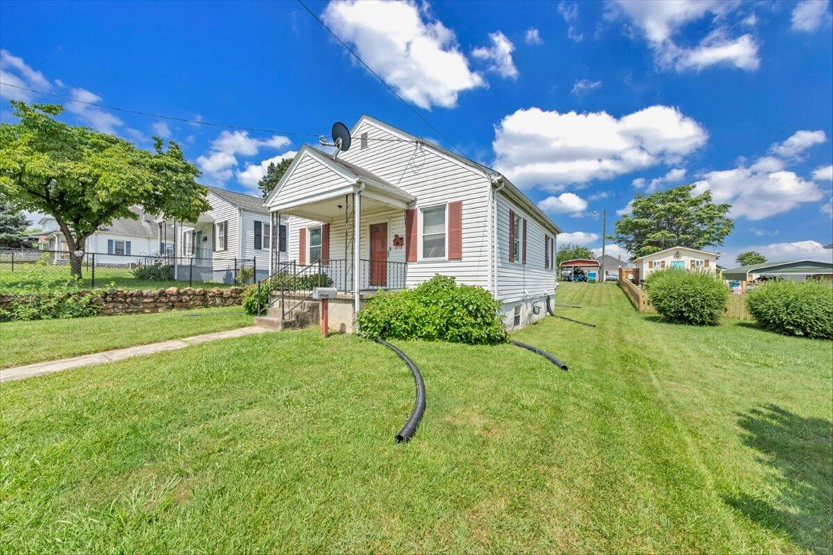 1160 Montrose AVE - Photo 41