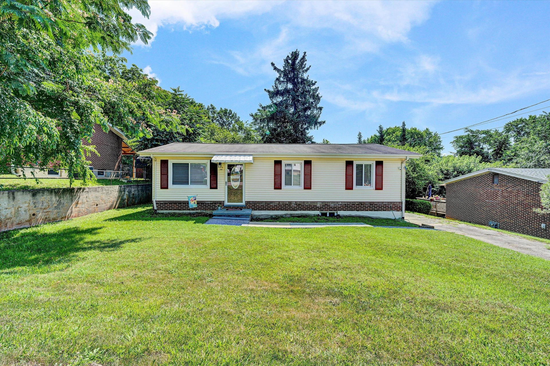 386 Koogler DR