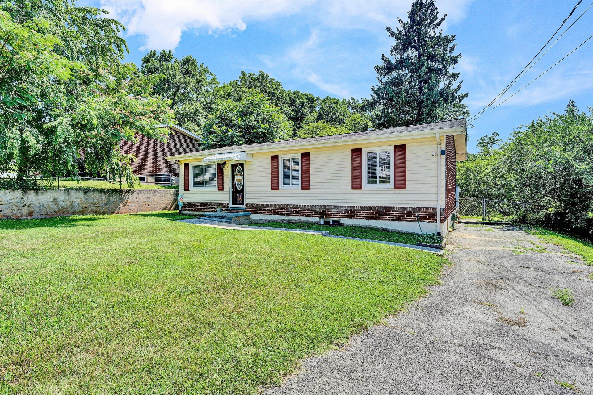 386 Koogler DR - Photo 2