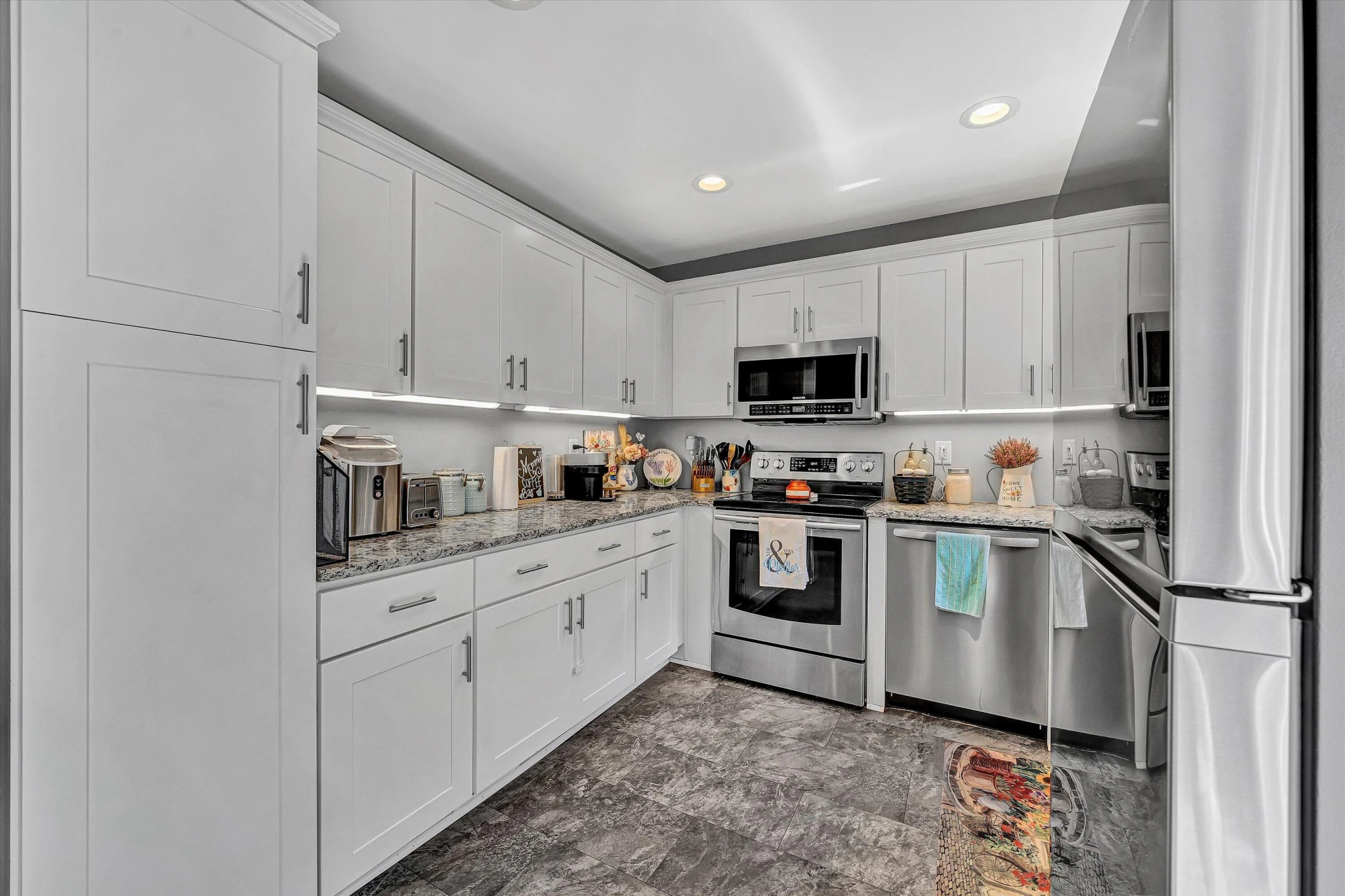 386 Koogler DR - Photo 6