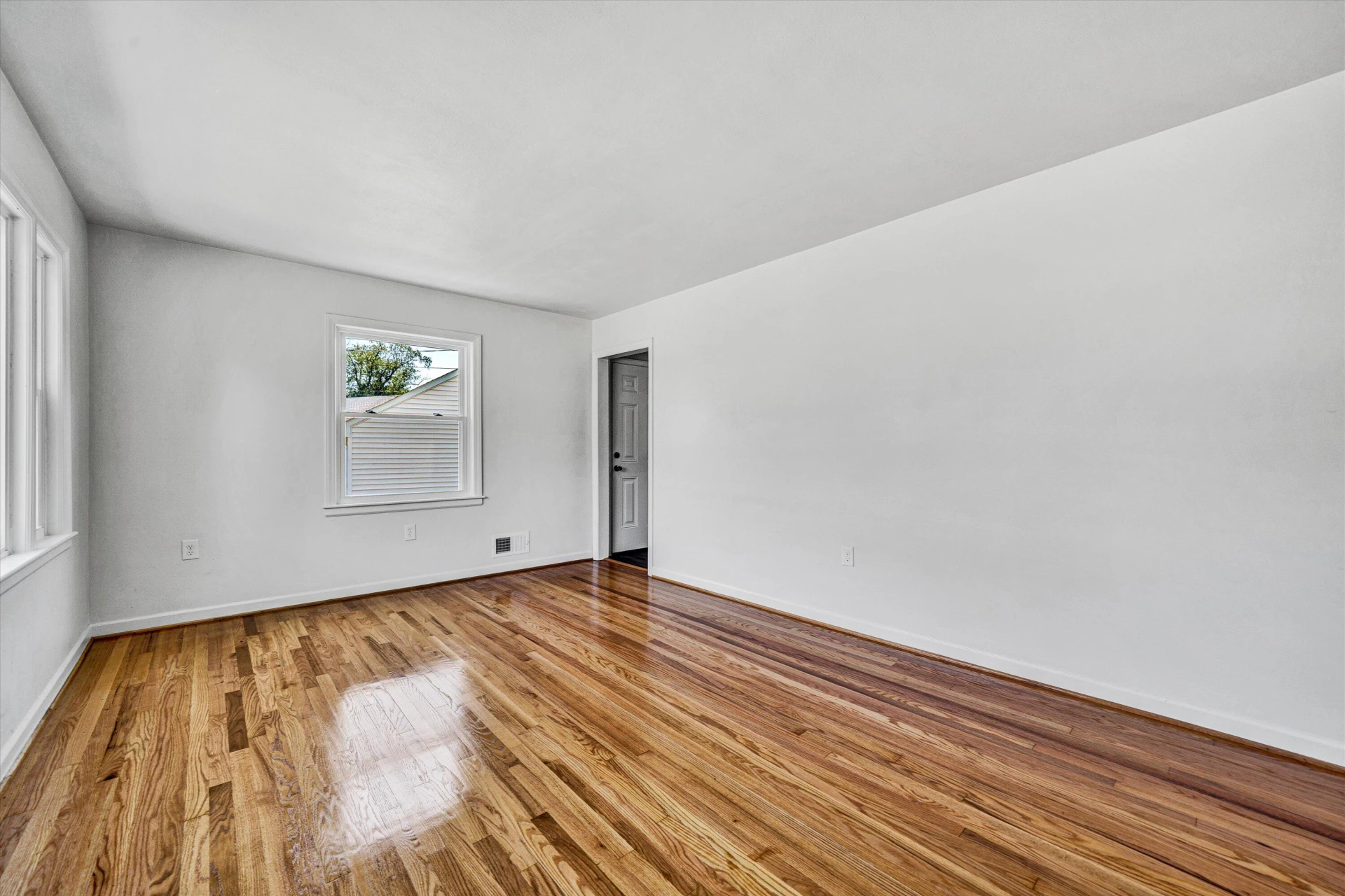 3113 Birchlawn AVE - Photo 5