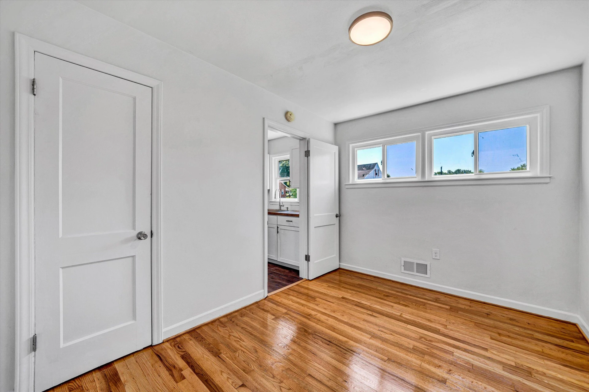 3113 Birchlawn AVE - Photo 9