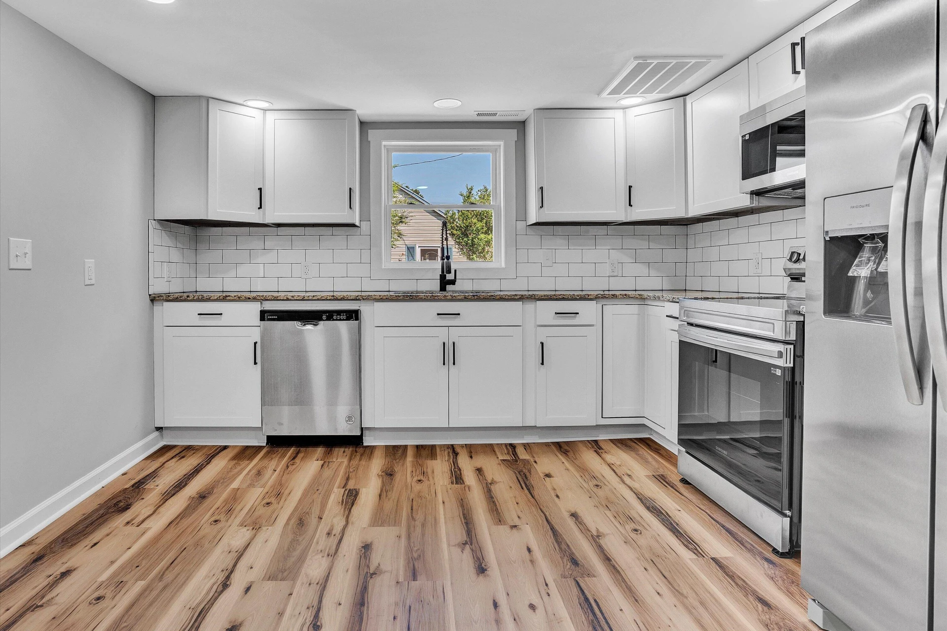 1021 Bowman LN - Photo 10