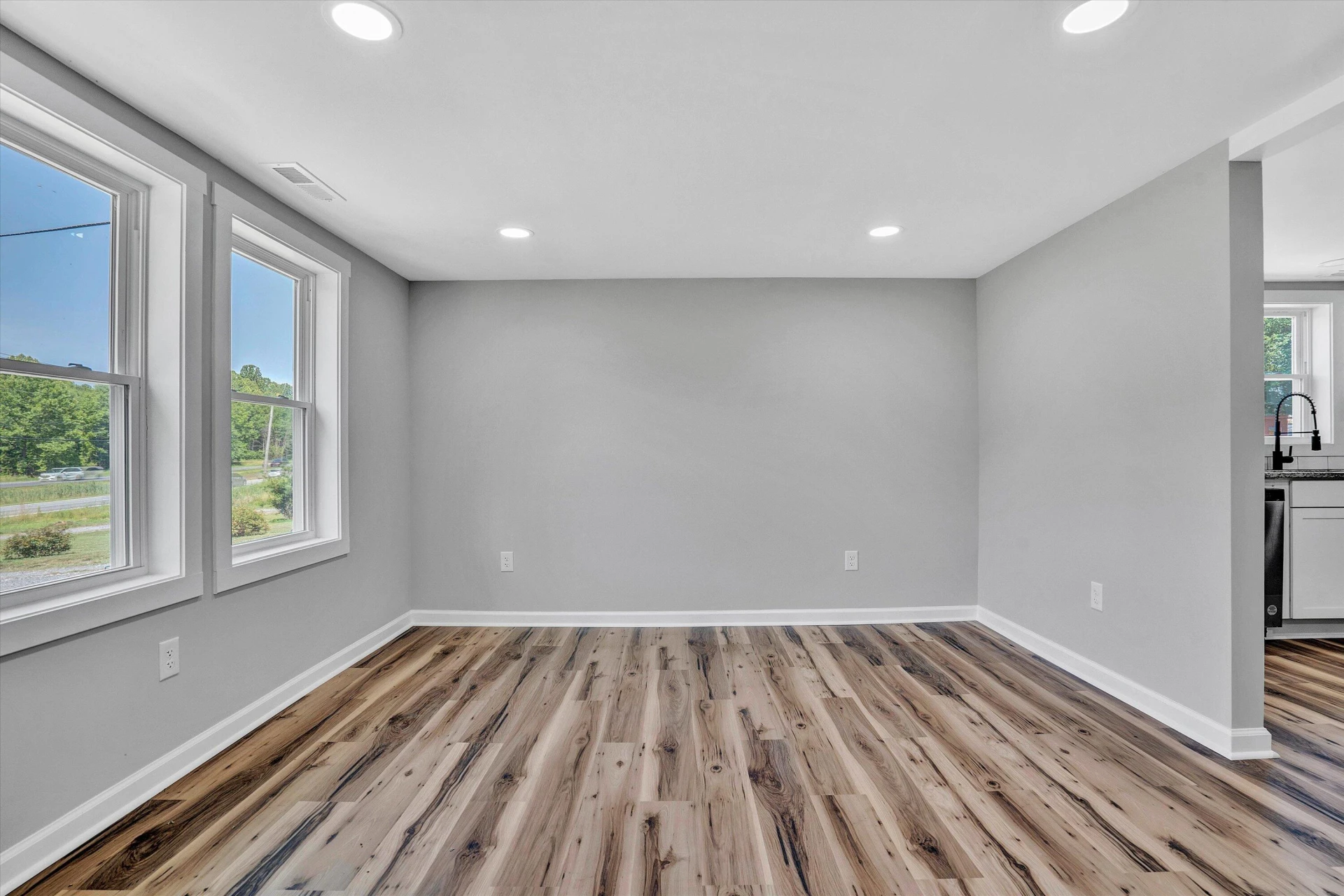 1021 Bowman LN - Photo 6