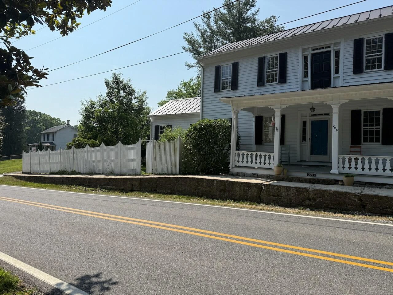 220 Main ST - Photo 2
