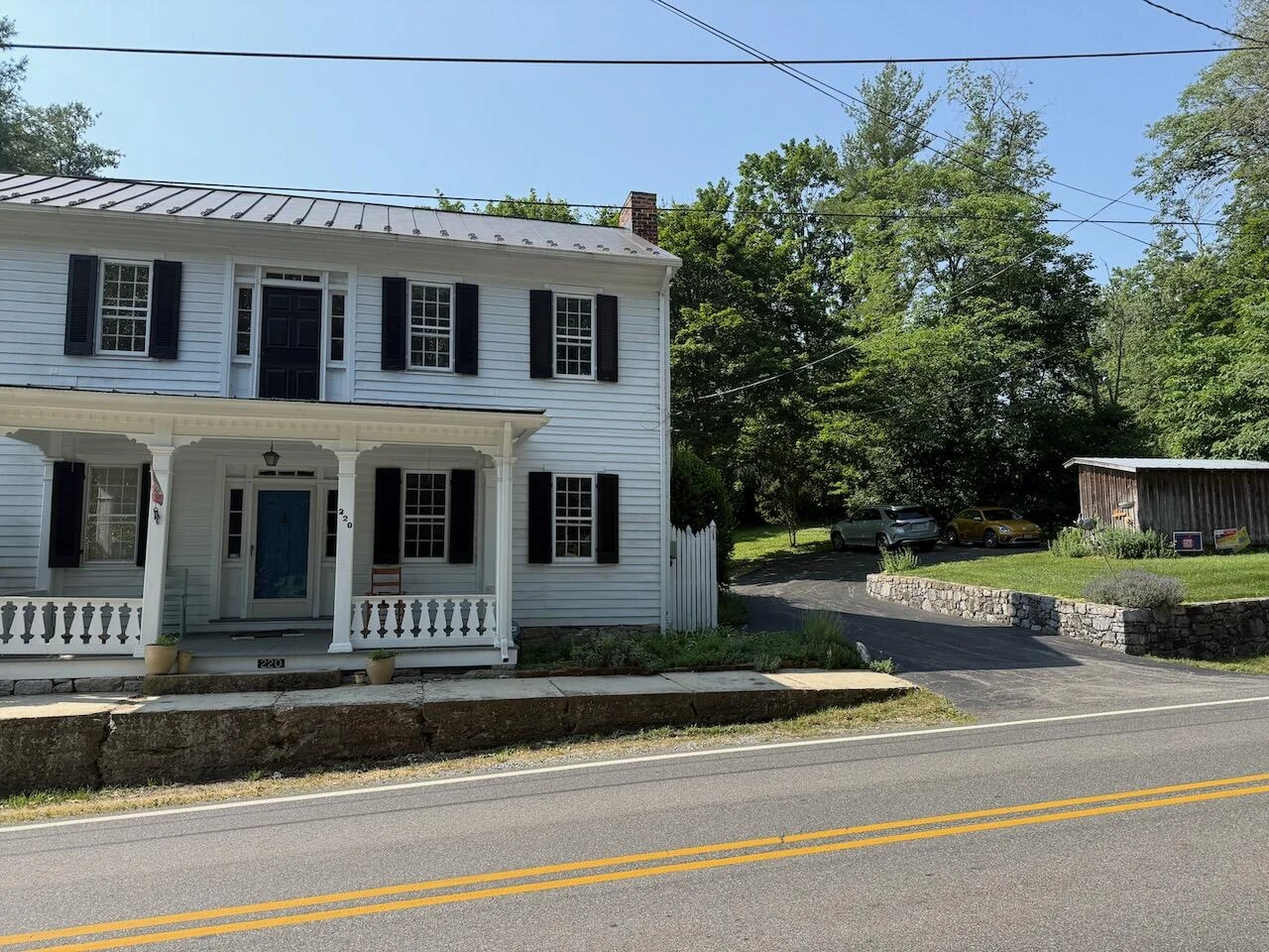 220 Main ST - Photo 3