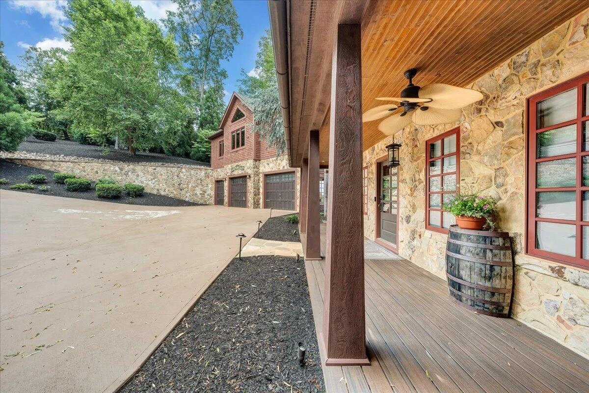 136 Village LN - Photo 112