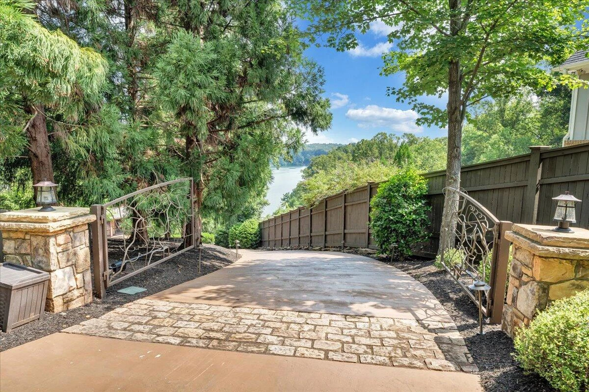 136 Village LN - Photo 155