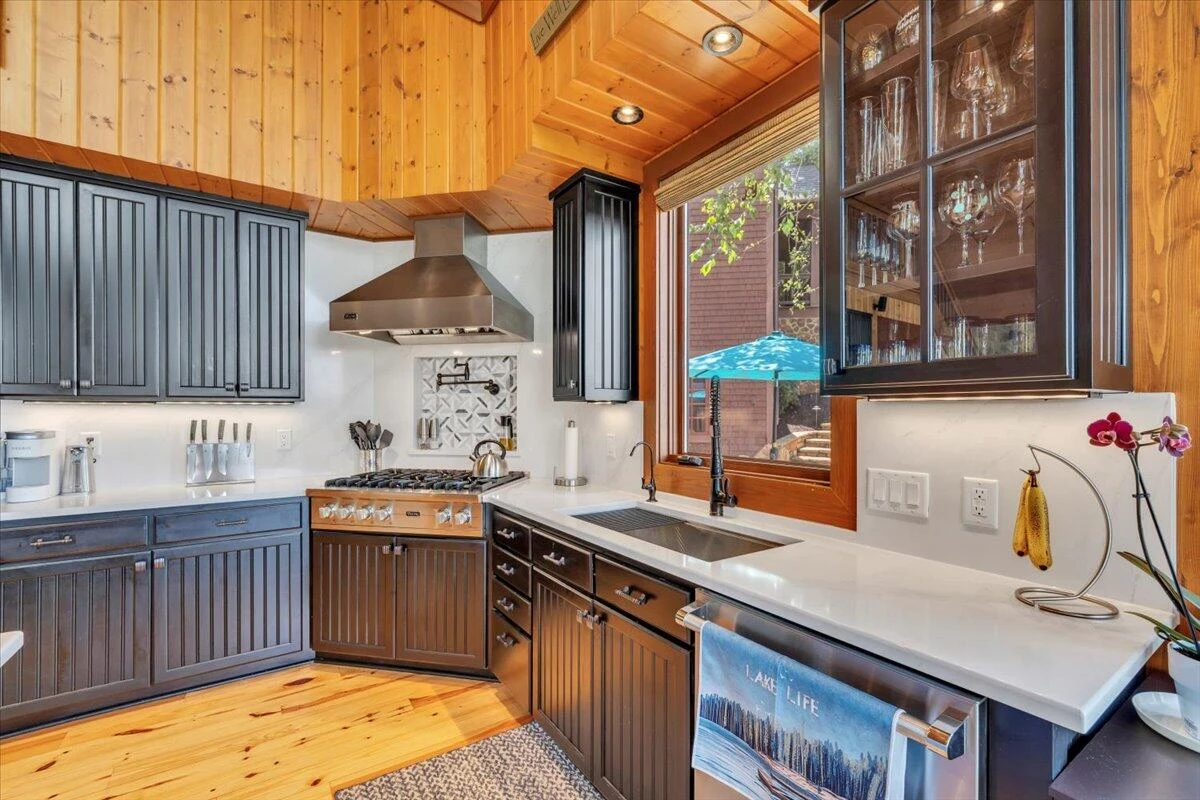 136 Village LN - Photo 18