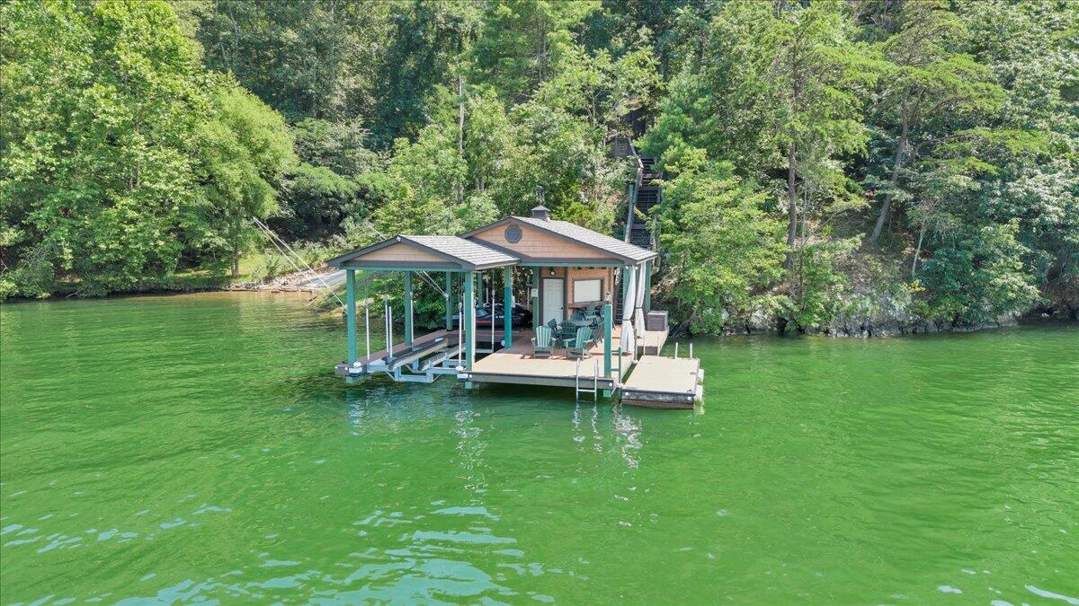 136 Village LN - Photo 183
