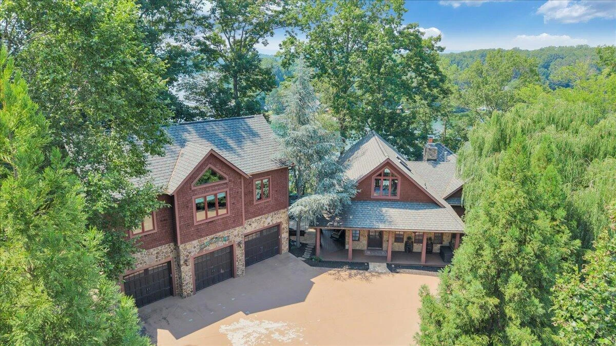 136 Village LN - Photo 197