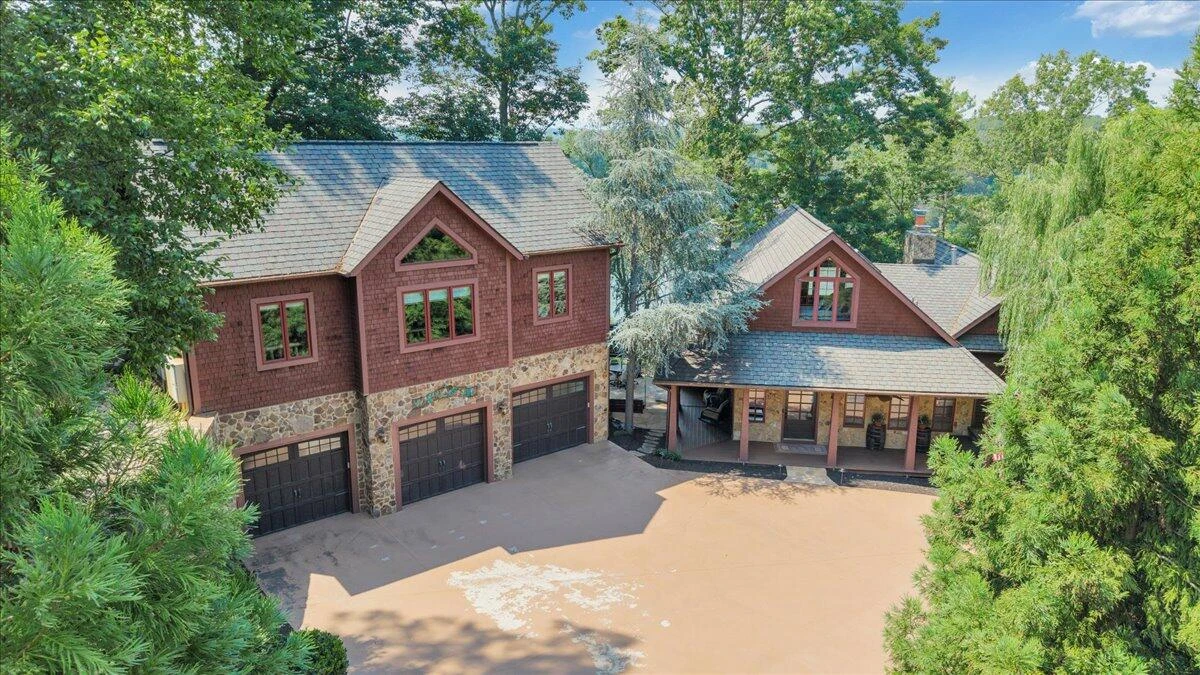 136 Village LN - Photo 198