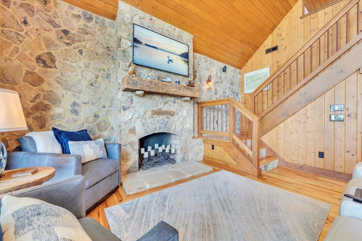 136 Village LN - Photo 33