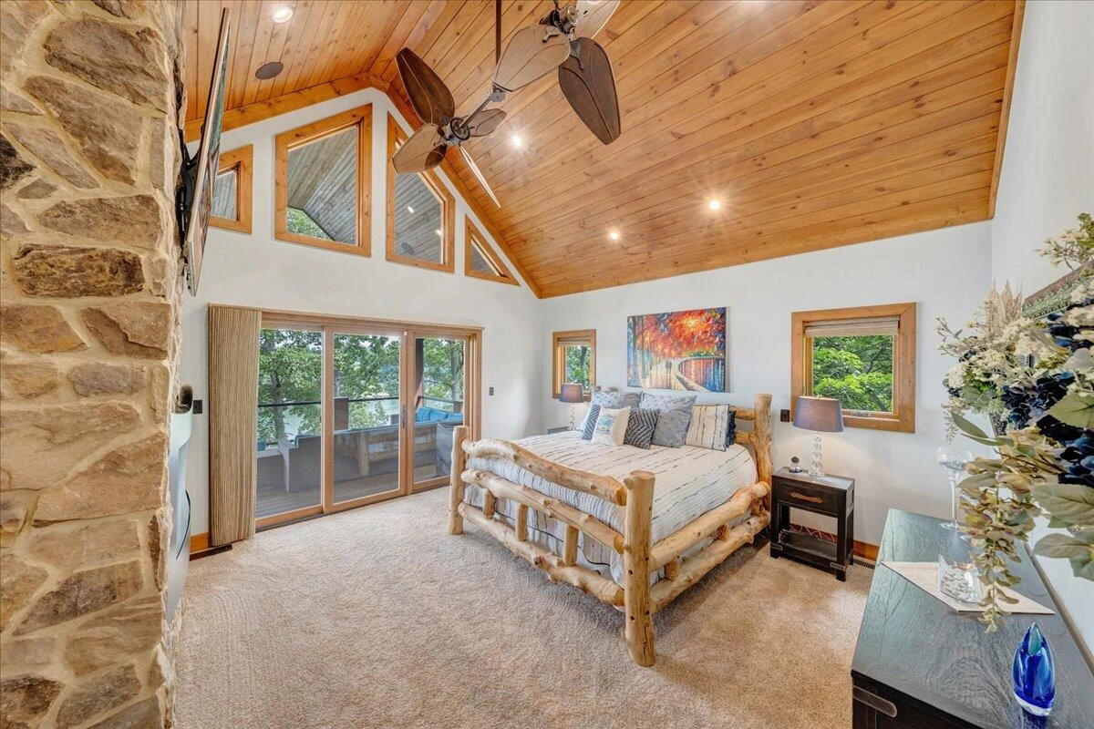 136 Village LN - Photo 35
