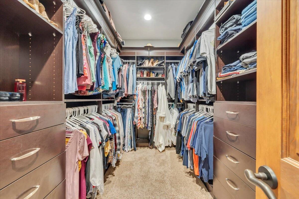 136 Village LN - Photo 40