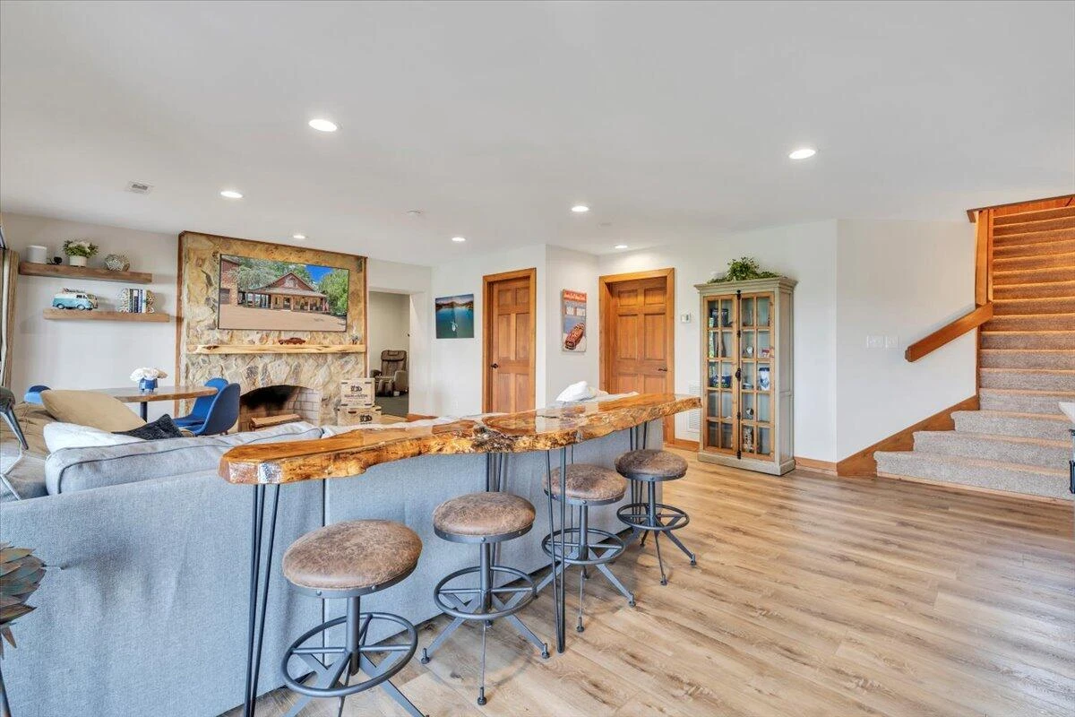 136 Village LN - Photo 80
