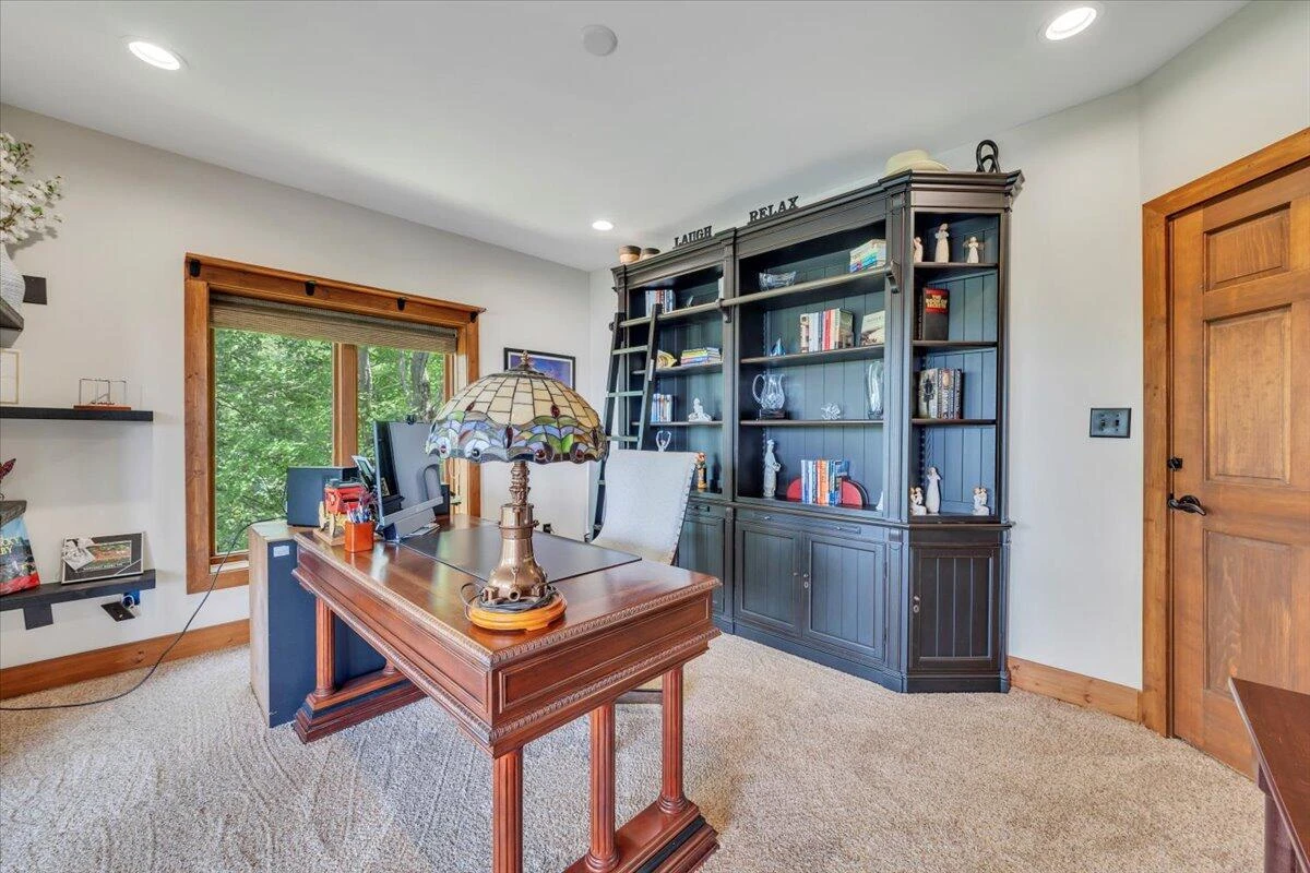 136 Village LN - Photo 92