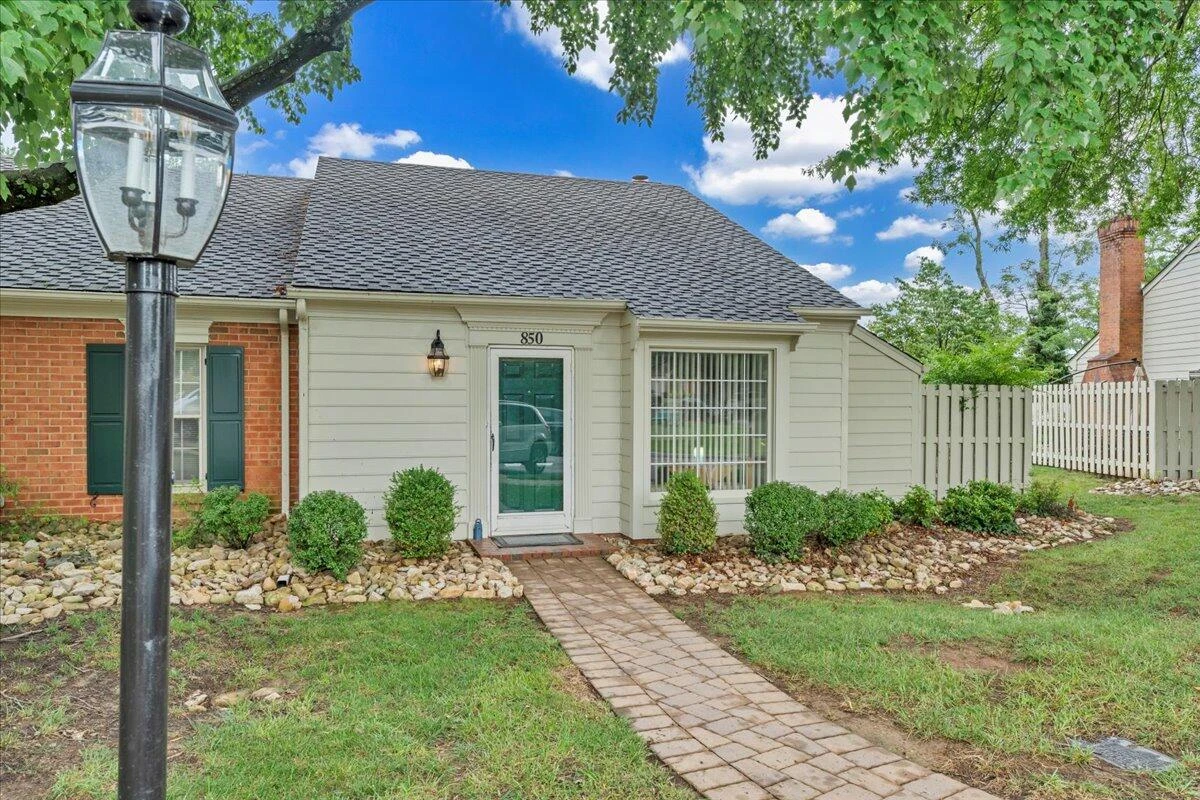 850 Stonegate CT