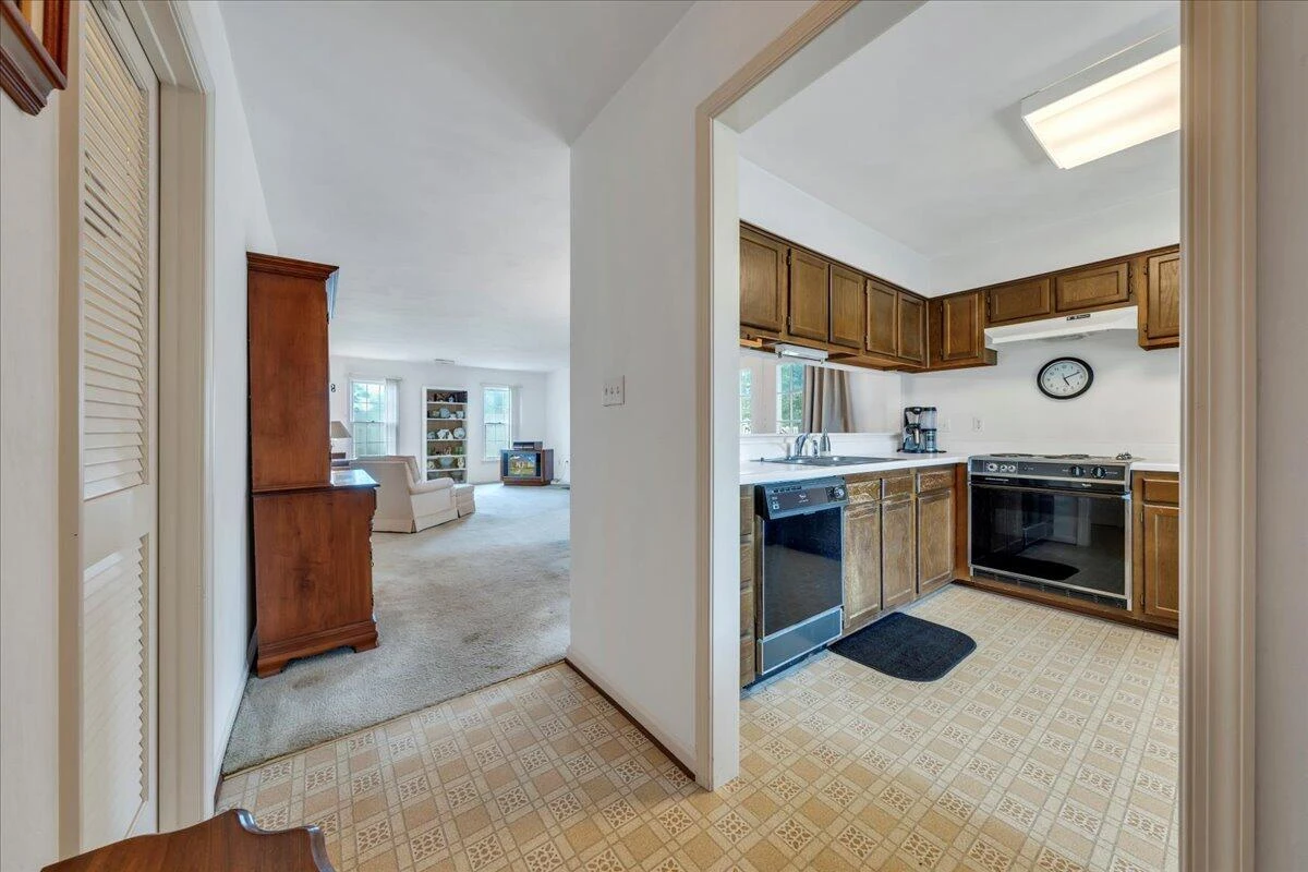 850 Stonegate CT - Photo 13