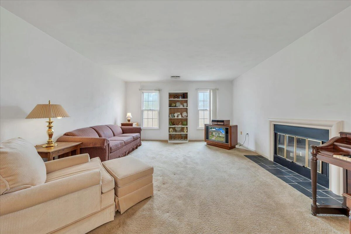 850 Stonegate CT - Photo 3