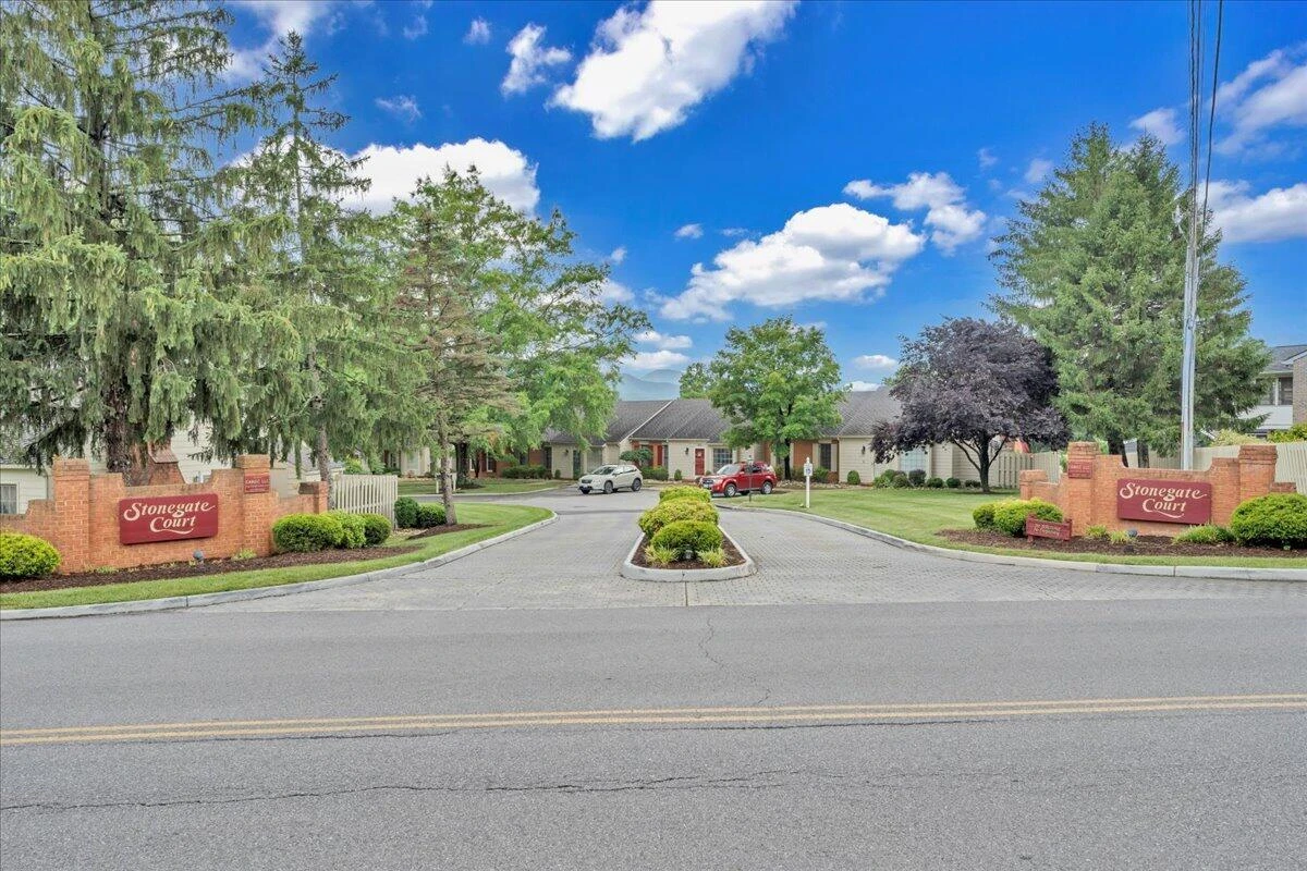 850 Stonegate CT - Photo 30