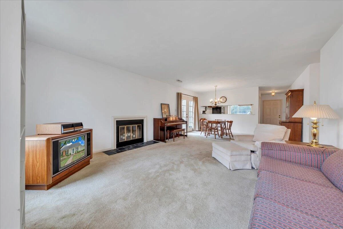 850 Stonegate CT - Photo 4