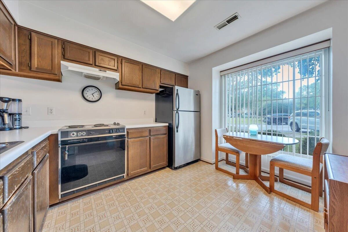 850 Stonegate CT - Photo 8