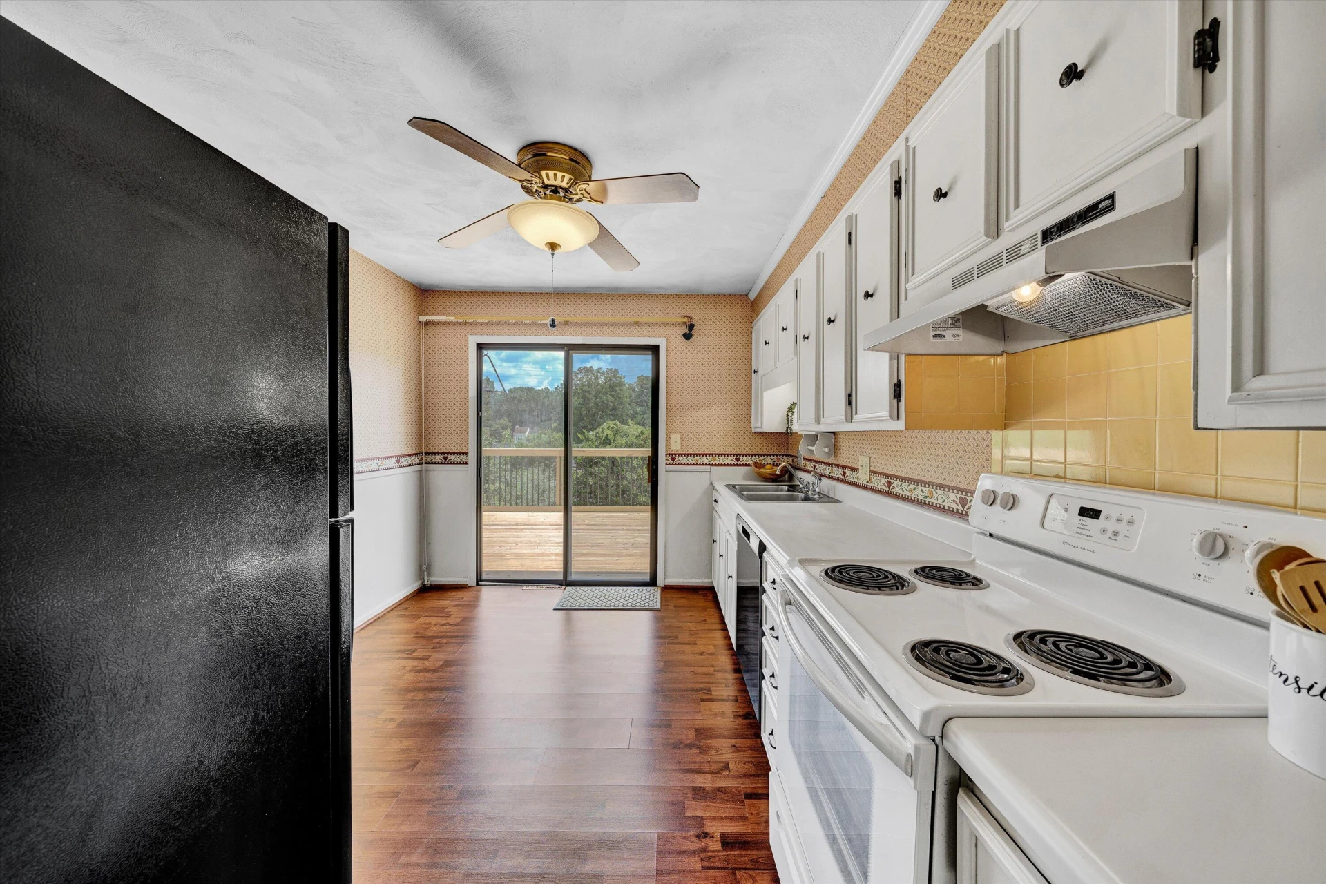 3582 Berryhill DR - Photo 8