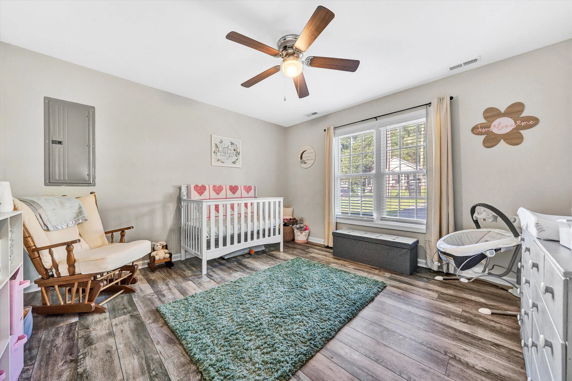 302 9th ST - Photo 15