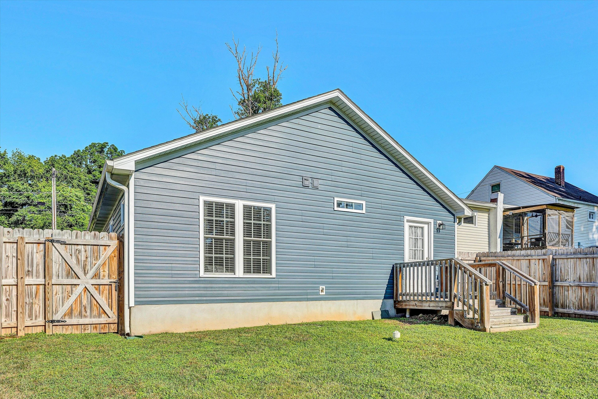 302 9th ST - Photo 17