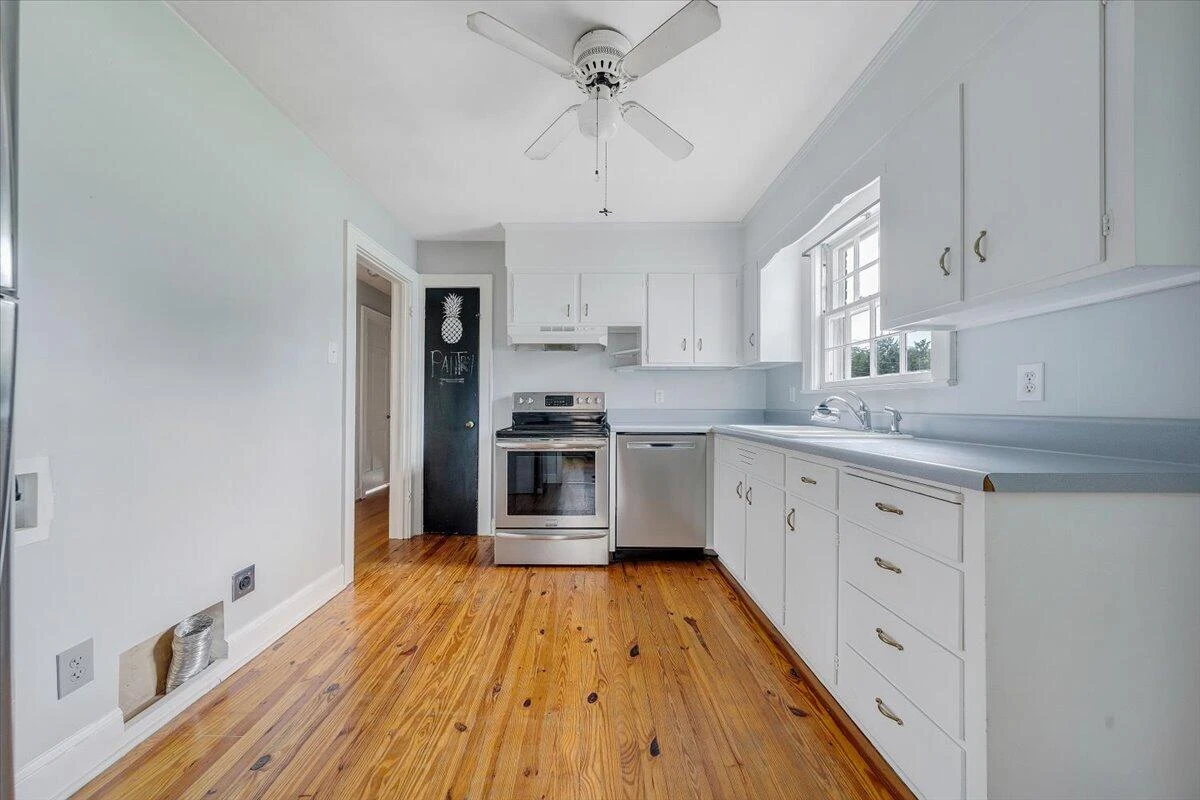 2529 Livingston RD - Photo 11