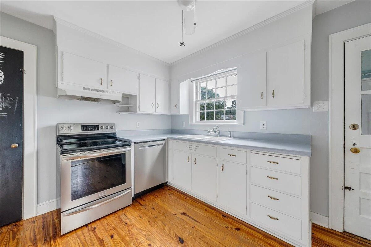 2529 Livingston RD - Photo 12