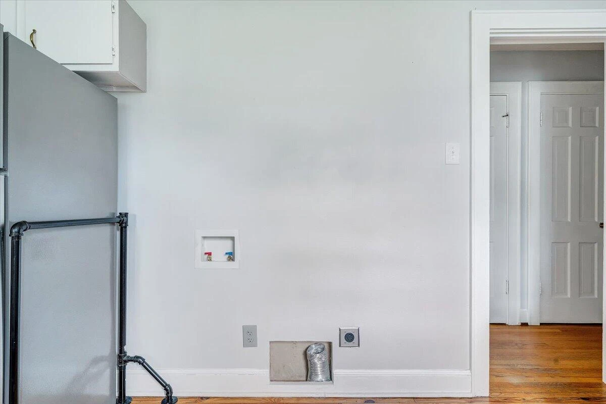 2529 Livingston RD - Photo 16