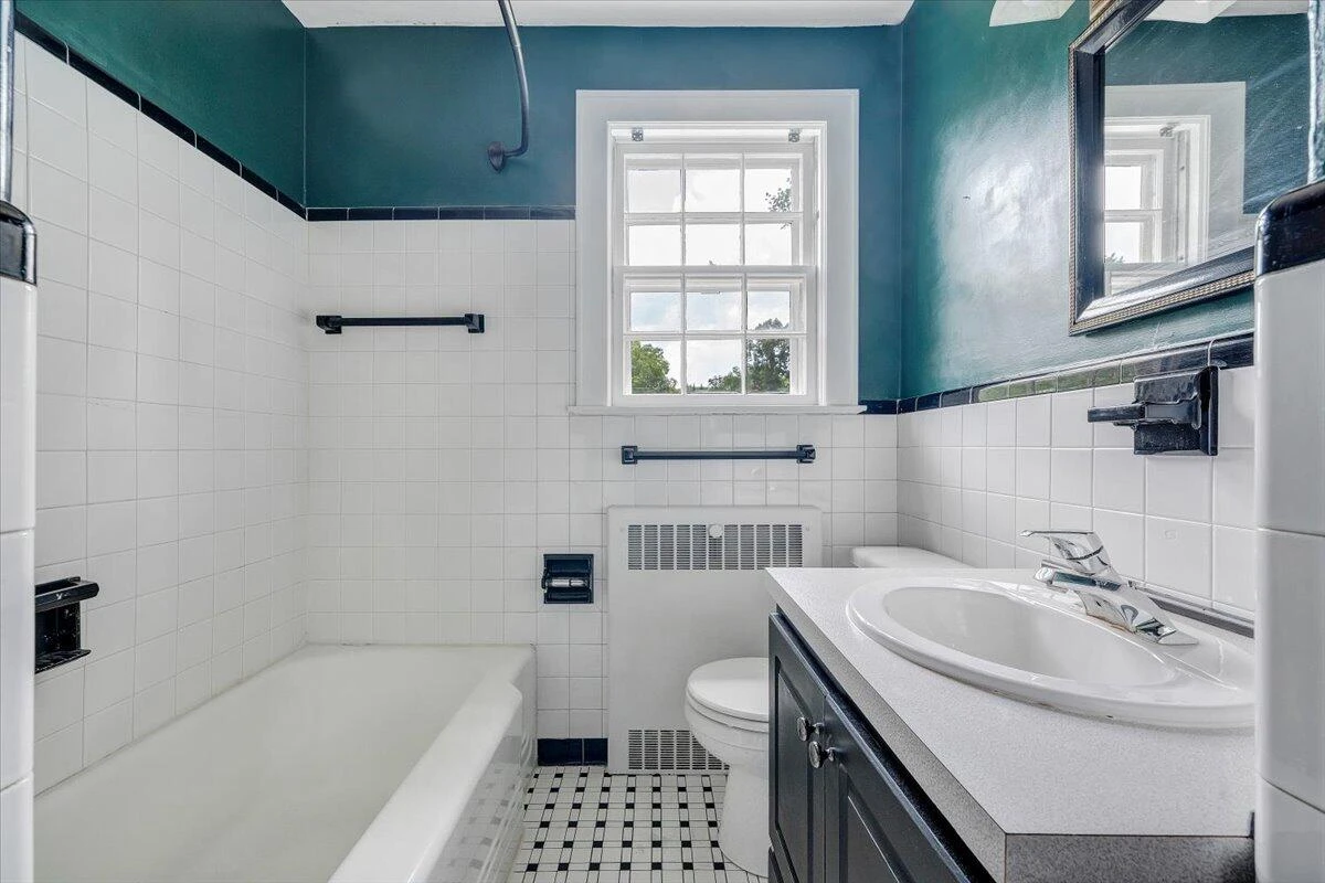 2529 Livingston RD - Photo 18