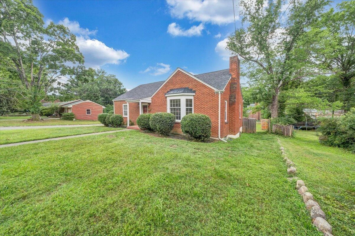 2529 Livingston RD - Photo 37