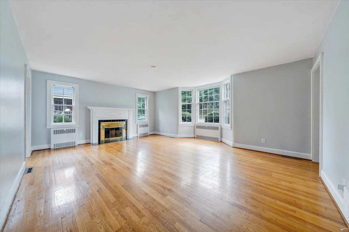 2529 Livingston RD - Photo 5