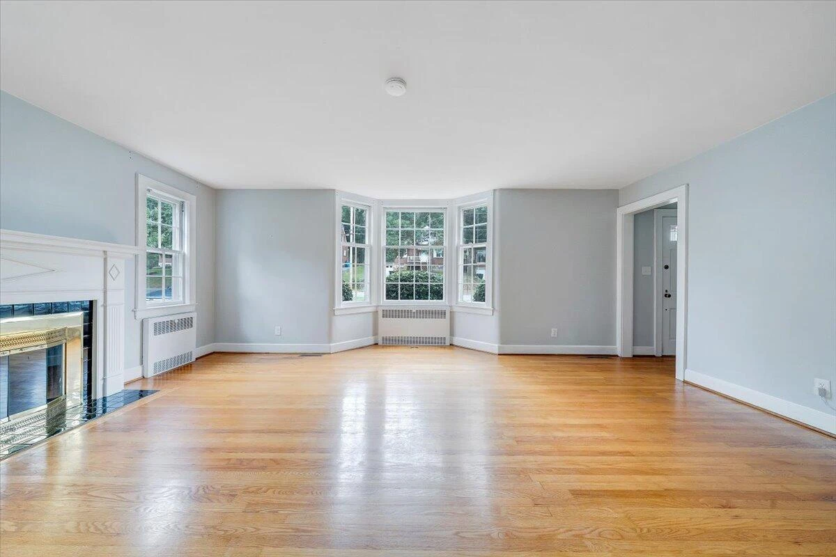 2529 Livingston RD - Photo 6
