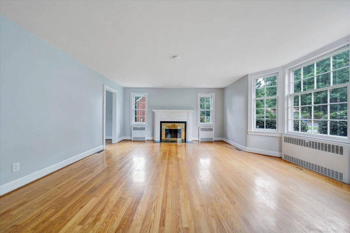 2529 Livingston RD - Photo 7